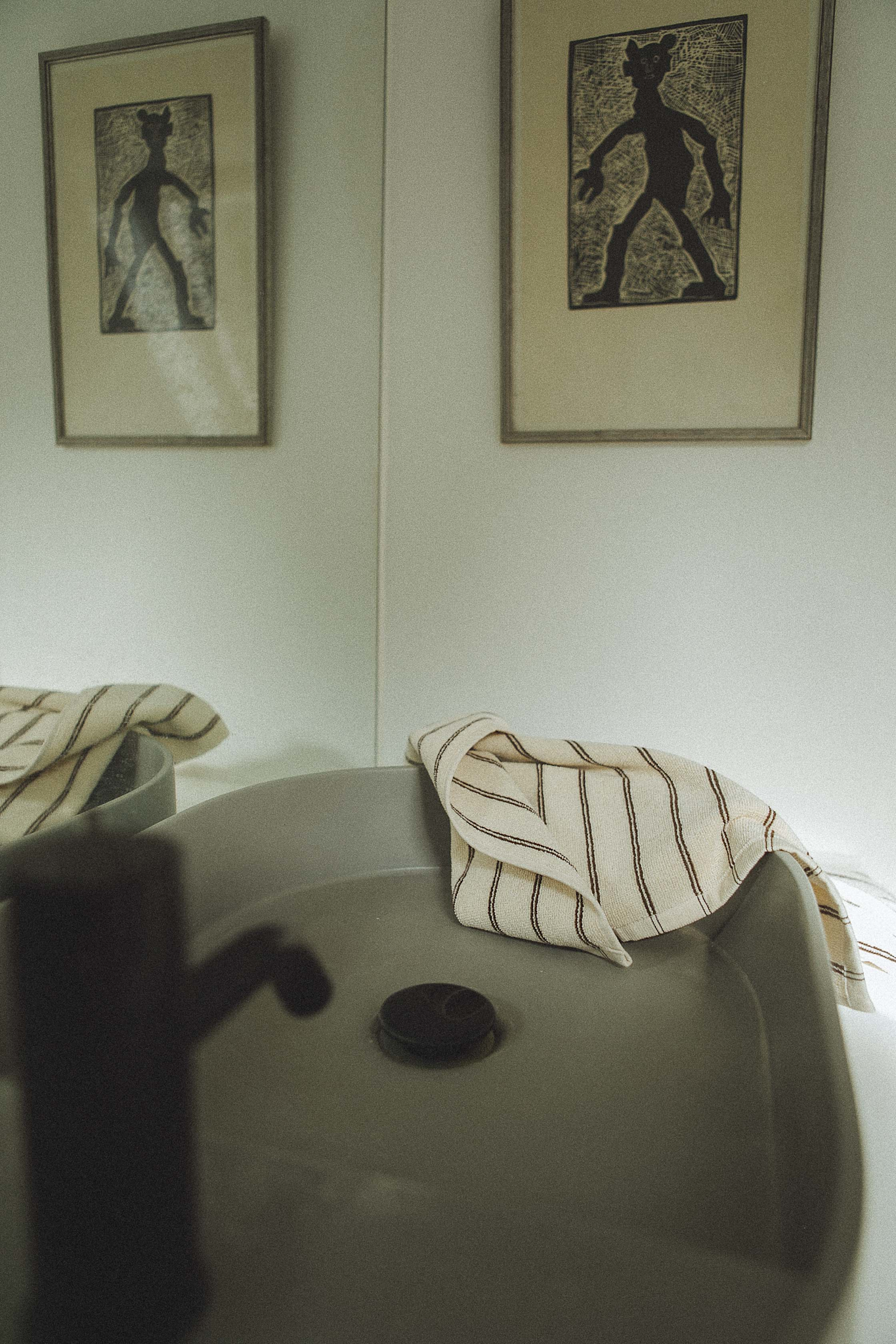 UNA TOWEL - BROWN RAIN
